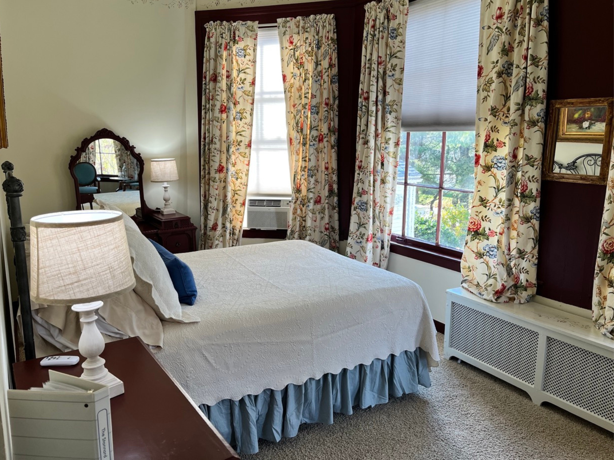 Image of room 10 at The Stannard Bed & Breakfast